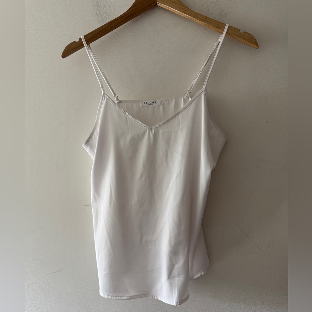 Ekouaer White Silky Soft Sleep‎ Top
